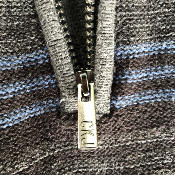 Calvin Klein pull over sweater - Picture 3 of 4